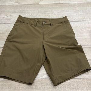 Lululemon commission shorts size 32